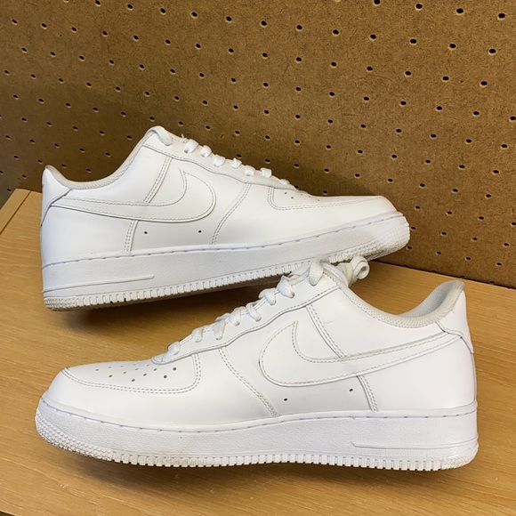 Nike Air Force 1 ‘07 Triple White Size 10 Men’s - Picture 5 of 12